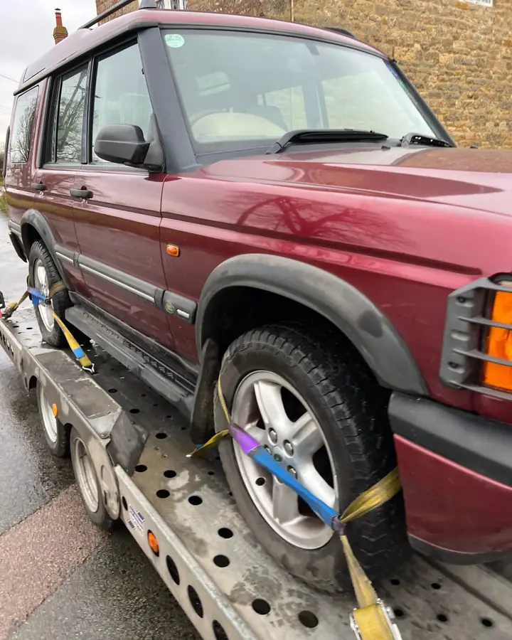 Land Rover Discovery, ratchet-strapped