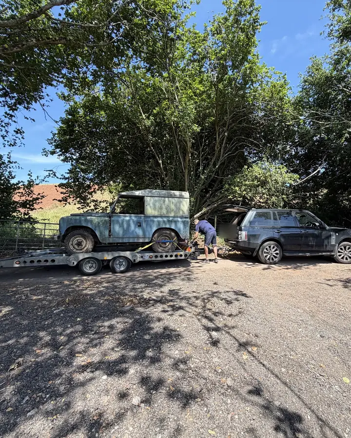 Harvey's Land Rover: an awkward spot to load from