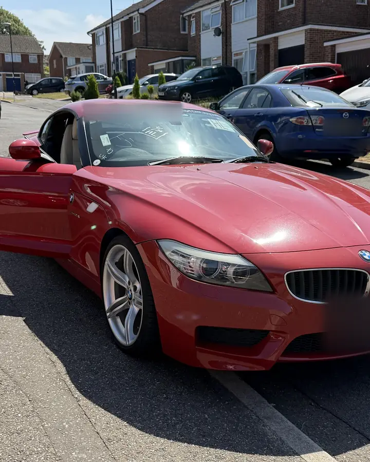 Import BMW Z4, auction markings still on the screen